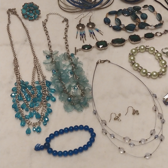 Jewelry Lot **24** pieces - Picture 3 of 7
